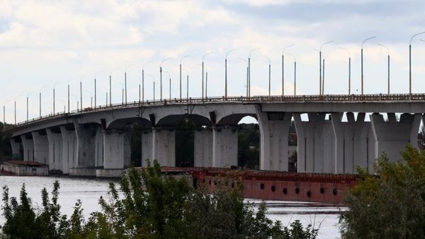 Две ракеты ВСУ упали в районе Антоновского моста в Херсонской области<br />
