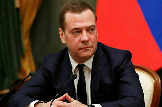 Медведев считает, что надо заставить Запад просить о пощаде в экономическом сражении