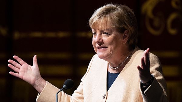 Меркель заявила о правильности решения закупать большие объемы газа у России