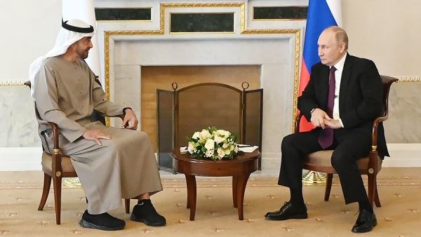 Путин назвал отношения РФ и ОАЭ фактором стабильности в регионе<br />
