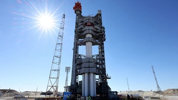 Ракета-носитель «Протон-М» со спутником для Анголы стартовала с Байконура<br />
