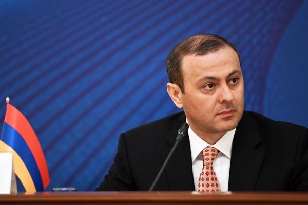 Секретарь Совбеза Армении сообщил, что посетил штаб-квартиру ЦРУ
