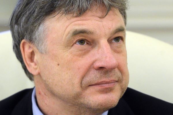 Тренер Новиков предложил Гашеку отказаться от заработанных в России денег 