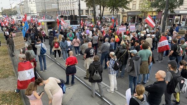 В Вене более 2 тыс. человек вышли на митинг против антироссийских санкций<br />
