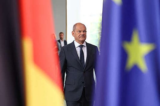 ZDF: Шольц оказался под давлением ЕС из-за энергетической политики ФРГ